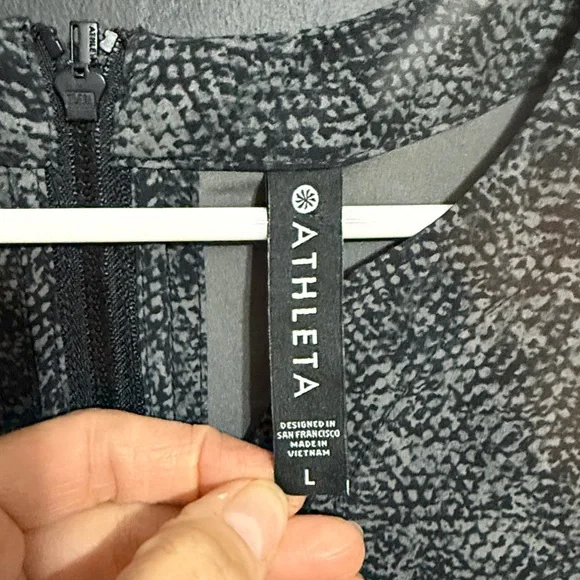 Athleta Topanga Printed Jumpsuit in Viper Black Size: L - Picture 8 of 12